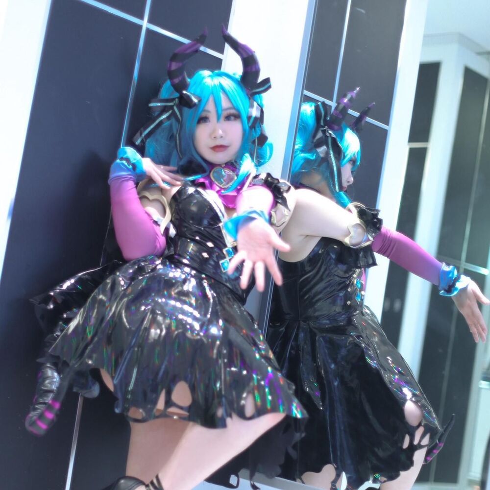 Vocaloid Hatsune Miku Noodle Stopper Villain Cosplay - Picture 3 of 4